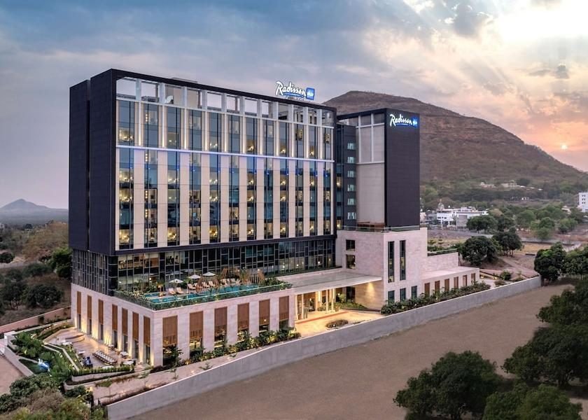 Hotel drop Nashik