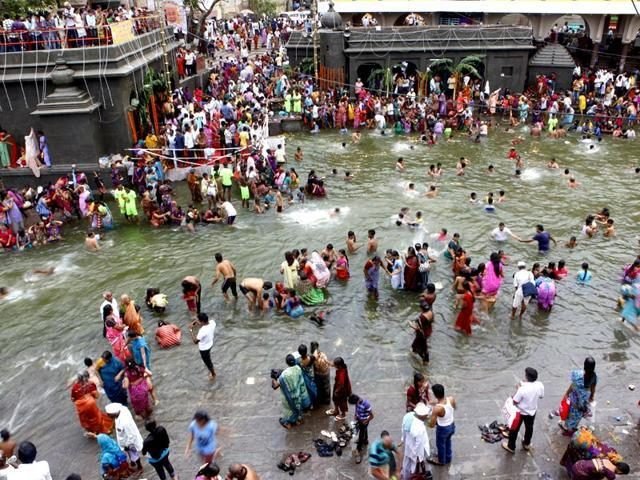 Shahi Snan crowd at Nashik Kumbh Mela ghats
